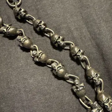 THIRTEEN DESIGNS 라지 스컬 지갑 체인