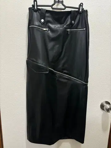 ZARA 인조 가죽 롱 타이트 스커트