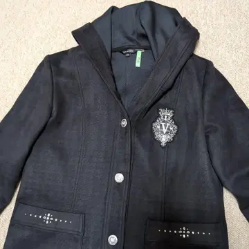 후드 부착 블랙 체스터 코트