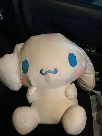 시나모롤 귀를 꽉 쥔 BIG 봉제 인형