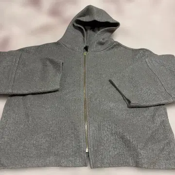 후드 부착 그레이 자켓