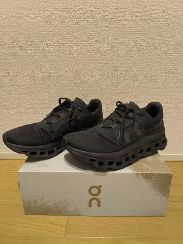 [ 새상품급 ] On 그라운드 몬스터 블랙 26.5
