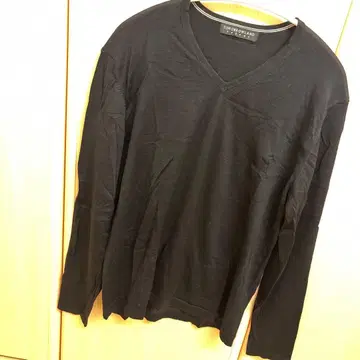 TOMORROWLAND 블랙 V넥 남성용 니트