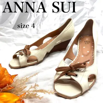 [레어] 안나수이 에나멜 컷워크 펌프스 오픈토