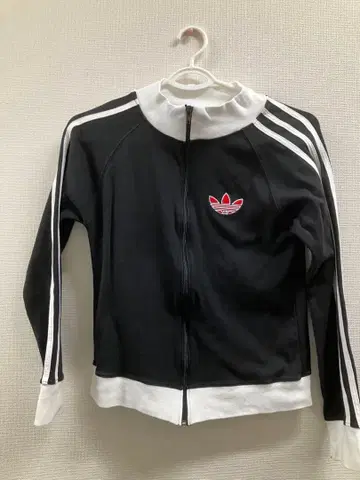 adidas 트레포일 저지 블랙