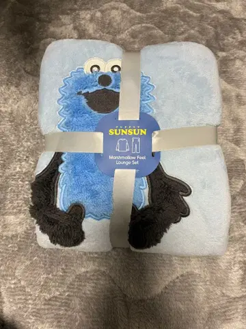 GU x 퍼펫 스 마쉬멜로우 필 라운지 세트 [ L 사이즈 ]