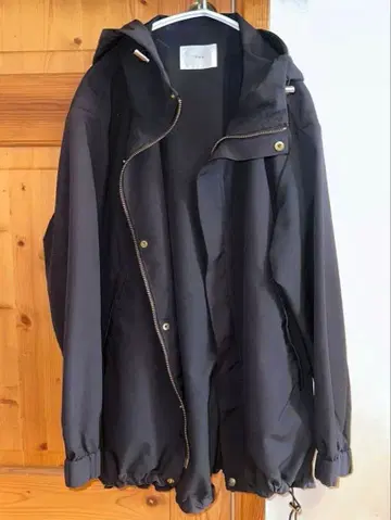 이에나 아우터 마운틴 후드티 이에나