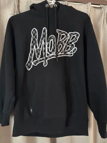MOBB 로고 블랙 후드 후드티