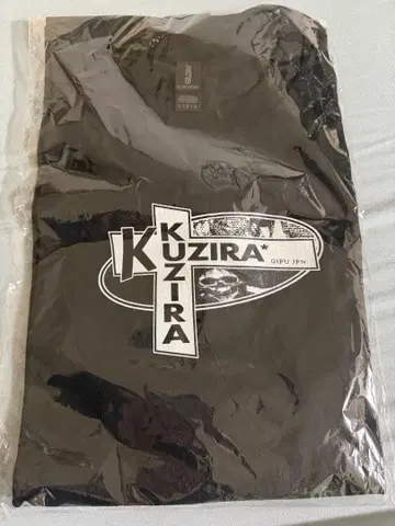[미개봉 새상품] KUZIRA 블랙 T셔츠