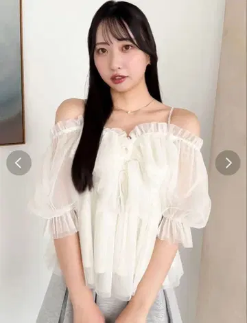 dazzlin 블라우스 오프숄더 스퀘어 프릴 페플럼 블라우스 핑크