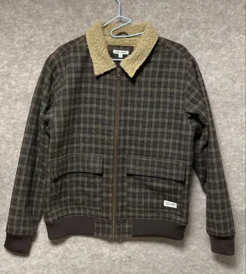 뱅크스 저널 BANKS JOURNAL 내 보아 자켓