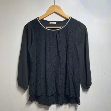 associer 블랙 레이스 5부 소매 튜닉