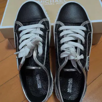 MICHAEL KORS 로고 스니커즈 22cm