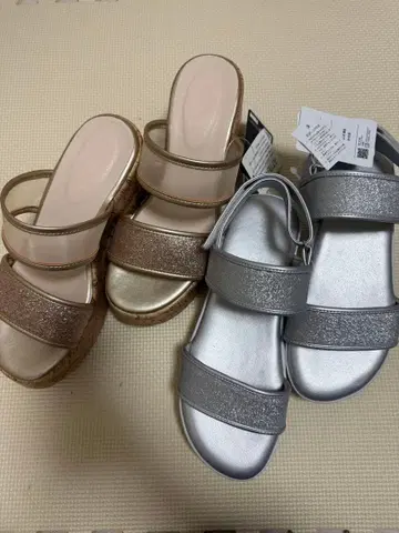 골드 & 실버 스트랩 샌들