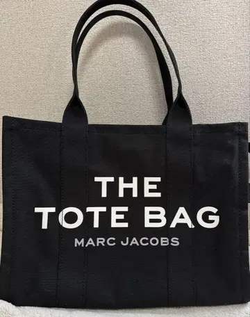 새상품 MARC JACOBS THE TOTE BAG 블랙 토트백