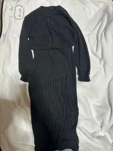 블랙 리브 스커트 셋업