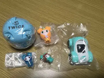 TWICE 러블리 가챠 묶음 판매