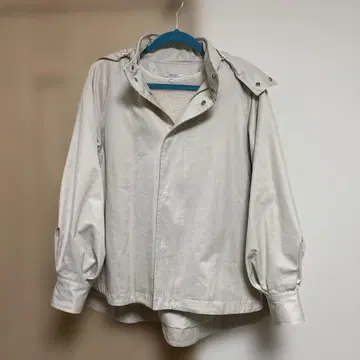 중고품! Emma Taylor 후드 부착 라이트 그레이 마운틴 후드티