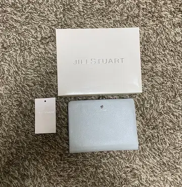 JILLSTUART 라이트 블루 이단 접이식 지갑