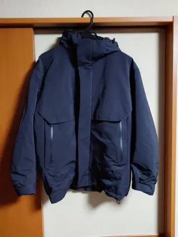 유니클로 플러스J 하이브리드 다운 코트 자켓 코트