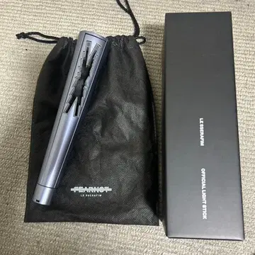 LE SSERAFIM OFFICIAL LIGHT STICK