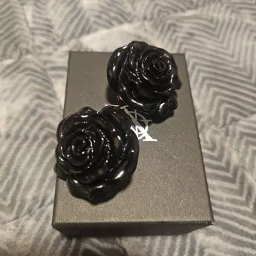 GVGV 블랙 장미 클립형 귀찌