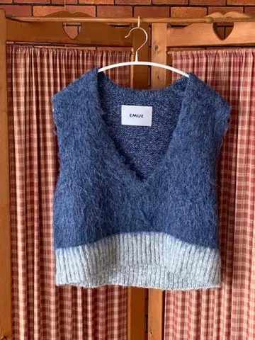 EMUE 에뮤 니트 베스트