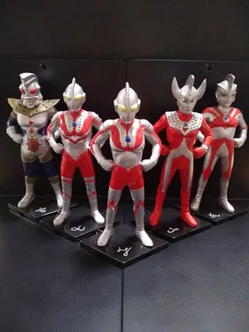 울트라맨 피규어 5체 세트