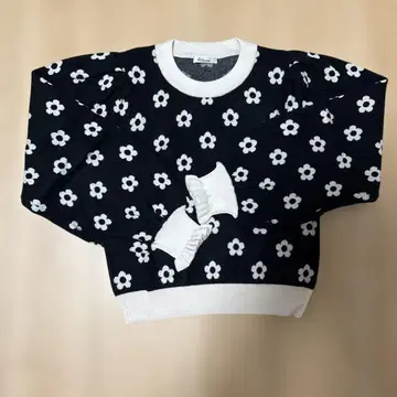 [ 새상품급 ] 알라만다 니트 꽃무늬 스웨터