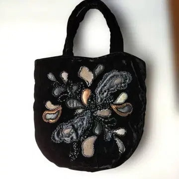 비즈 자수 블랙 벨벳 토트백