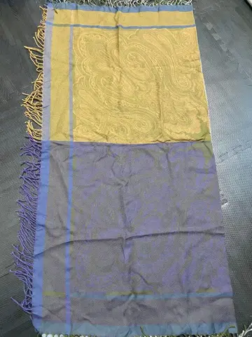 페이즐리 무늬 스톨 보라색과 옐로우 컬러