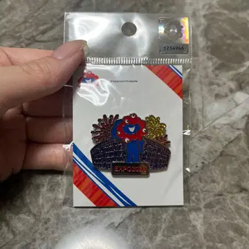 만박 미야쿠미야쿠 대지붕 반지와 불꽃놀이 핀 배지