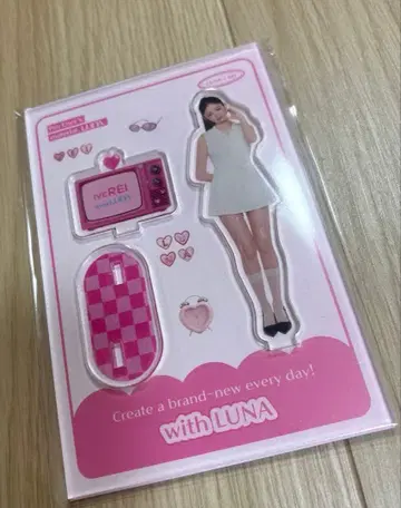 IVE 레이 아크릴 스탠드 LUNA 특전