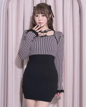 Pium 비쥬 초커 니트 원피스 핑크 블랙