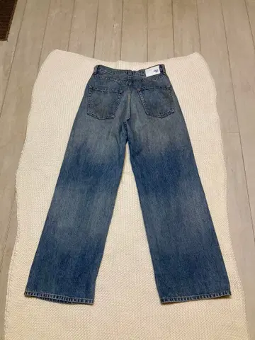 프레임워크 젬블 스트레이트 데님 프로필 확인