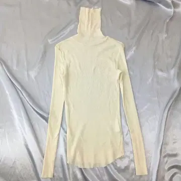 SOEJU 소 화이트 아이보리 리브 니트 터틀넥 긴팔 L