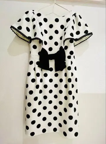 M's GRACY 엠즈 그레이시 허리 리본 도트 무늬 원피스