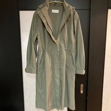 [ 새상품급 ] 글로벌 워크 2WAY 후드 드로스트 코트 카키 M