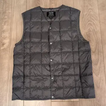 TAION 퀼팅 다운 베스트 M 사이즈 다크 차콜 그레이