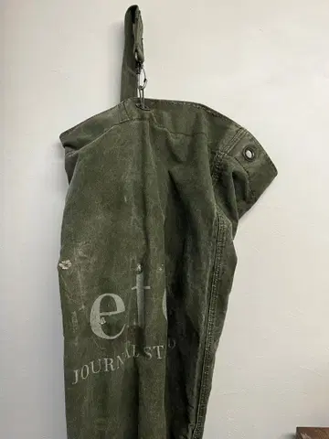 저널 스탠다드 퍼니처 더플백