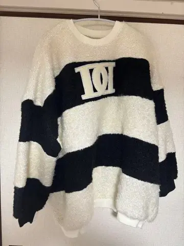 darich 다리치 아플리케 부클레 상의