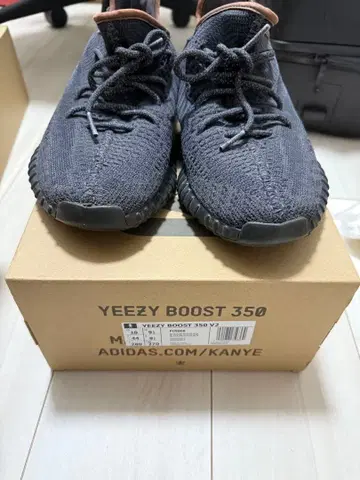 YEEZY BOOST 350 V2 아스팔트/블랙 28.0cm