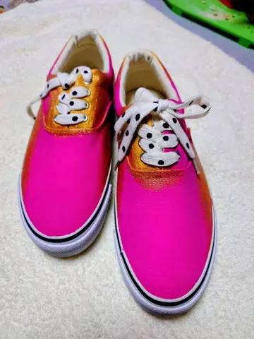 핑크 골드 그라데이션 스니커즈