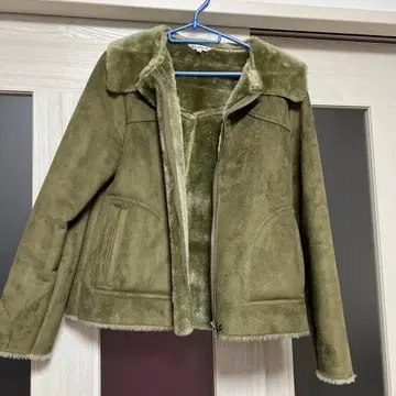 올리브 그린 인조 모피 자켓