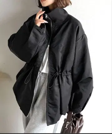 클래식 엘프 카라 리브 허리 드로스트 벌룬 패딩 코트