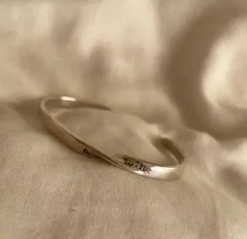 Paul Smith 트위스트 로고 플레이트 뱅글 [ 실버 ]