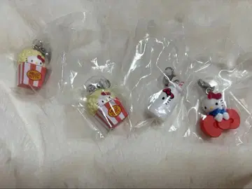 헬로키티 키체인 4개 세트 메지루시 액세서리