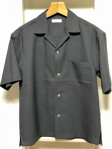 [미사용 새상품] UNITEDARROWS Reflax 오픈 카라 셔츠