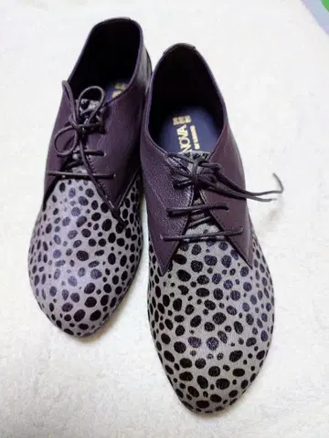 레이스업 레오파드 무늬 가죽 신발