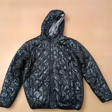 블랙 후드 부착 다운 자켓 가격 인하